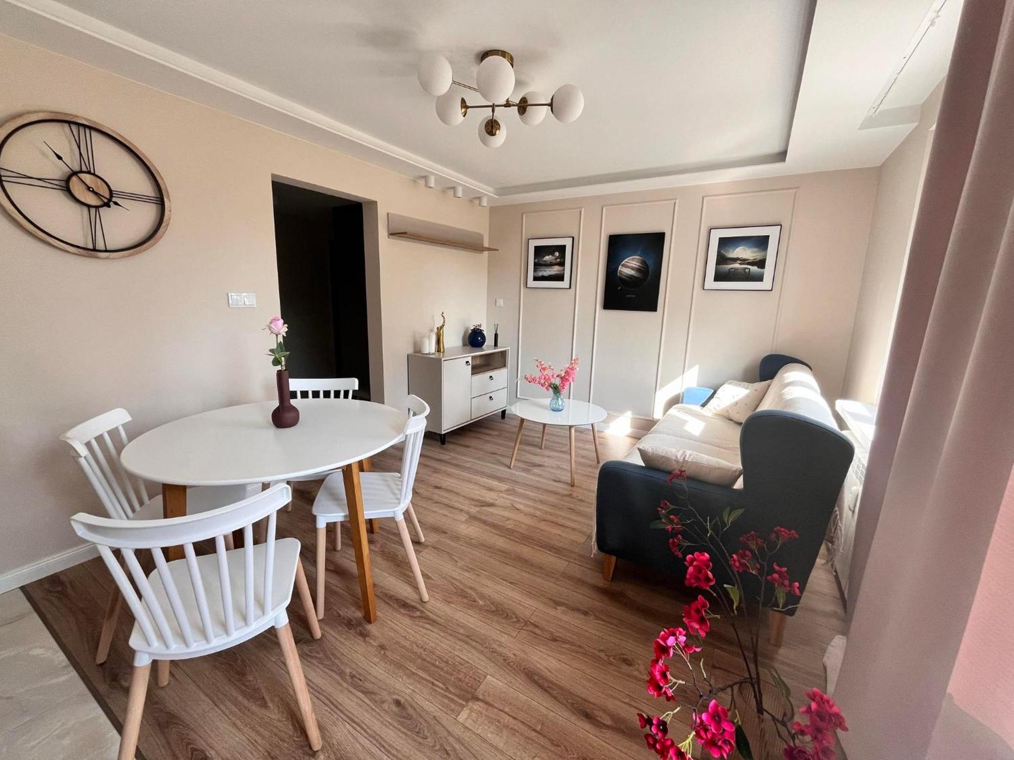 Prestige Apartment Bohaterow Warszawy Κίελτσε Εξωτερικό φωτογραφία