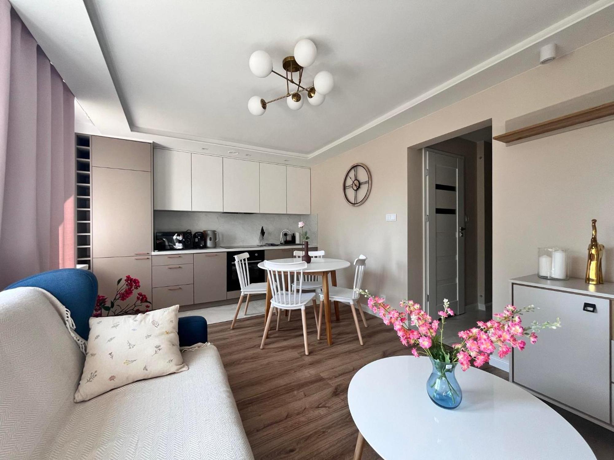 Prestige Apartment Bohaterow Warszawy Κίελτσε Εξωτερικό φωτογραφία